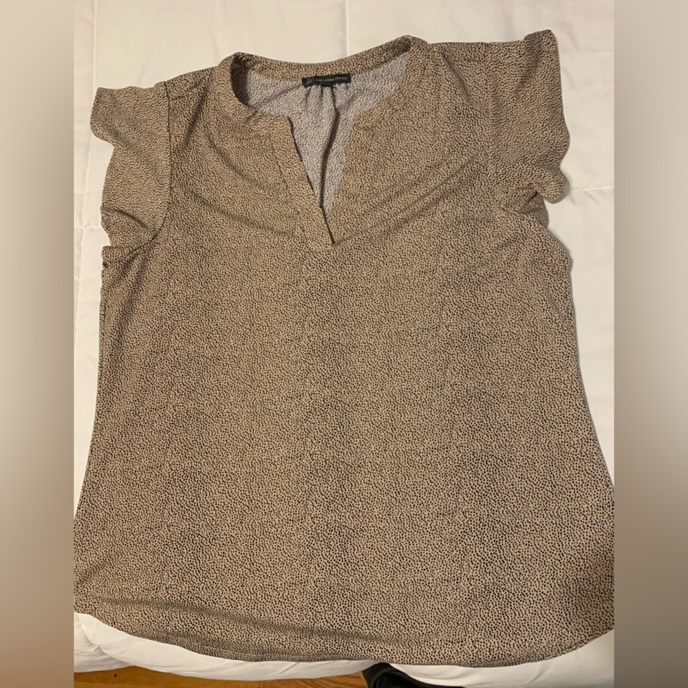 Adrianna Papell Tan and Black Speckled Blouse